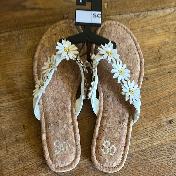 SO Shoes - So Daisy Thong Sandal